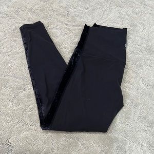 Lulu lemon leggings with velvet on the side